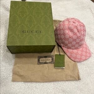 Gucci GG Canvas Baseball Hat in Pink. Size small. Never worn, new with tags.